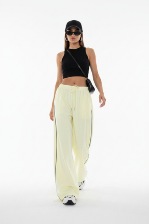 Cover – Lace-Up Trousers